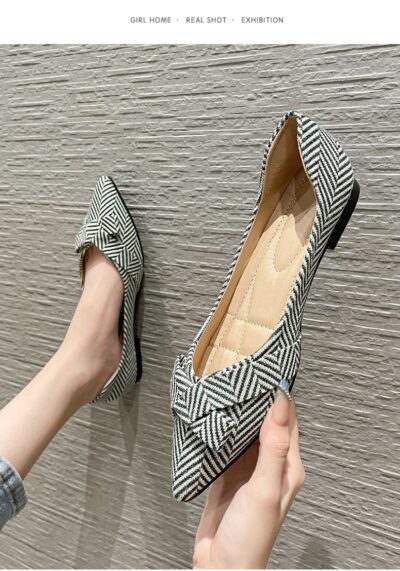 Internet famous single shoes, flat soled grandma shoes, pointed flat shoes for women, soft soled shallow mouthed lady shoes