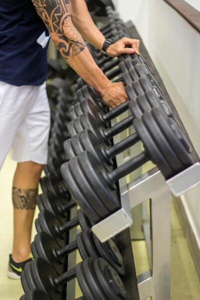 A man in Molanizzi apparel focused on strength training.