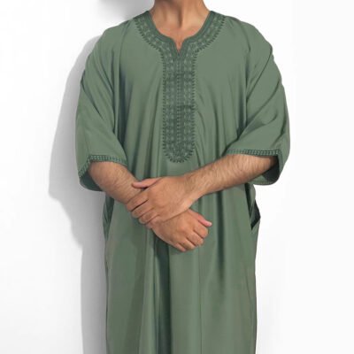 Men's Middle Eastern Loose Ethnic Thobe Robe in Light Green