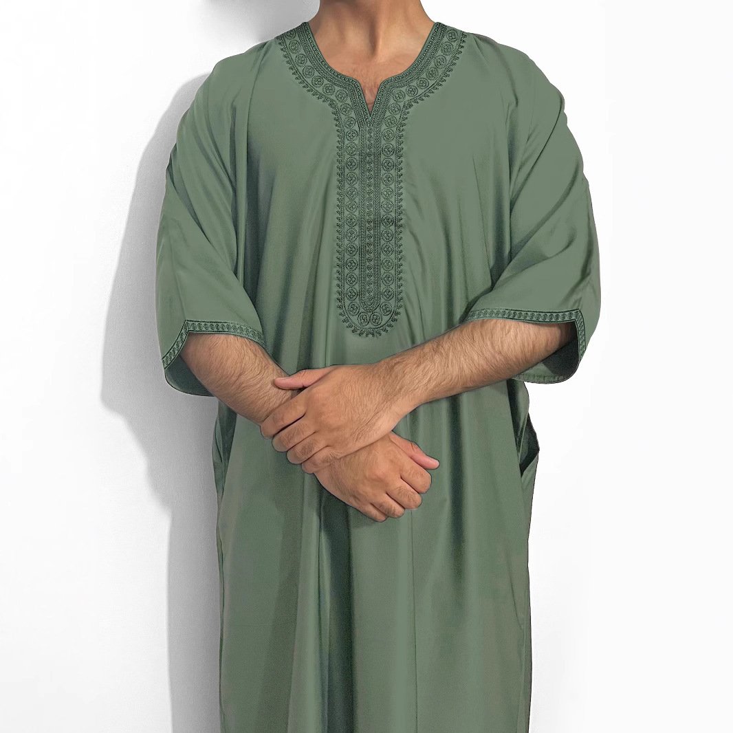 Men's Middle Eastern Loose Ethnic Thobe Robe in Light Green